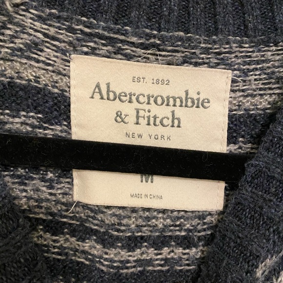 Geometric Woven Knit Sweater - Picture 2 of 2